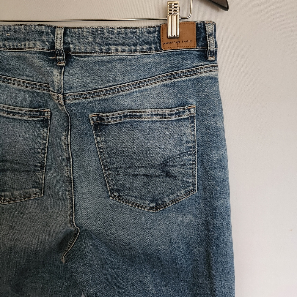 American Eagle Outfitters Light Blue High-Rise Ripped Jeans - Picture 12 of 16